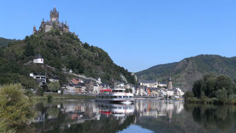 Reichsburg, Schiff und Weintour