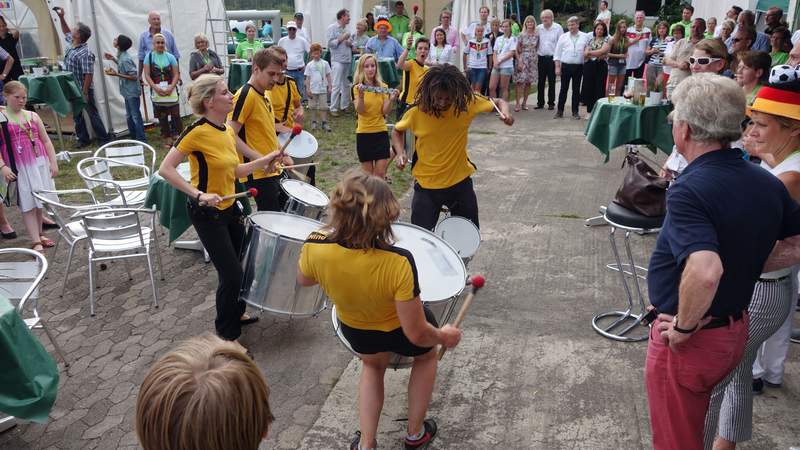 Bewegung auf dem Sommerfest