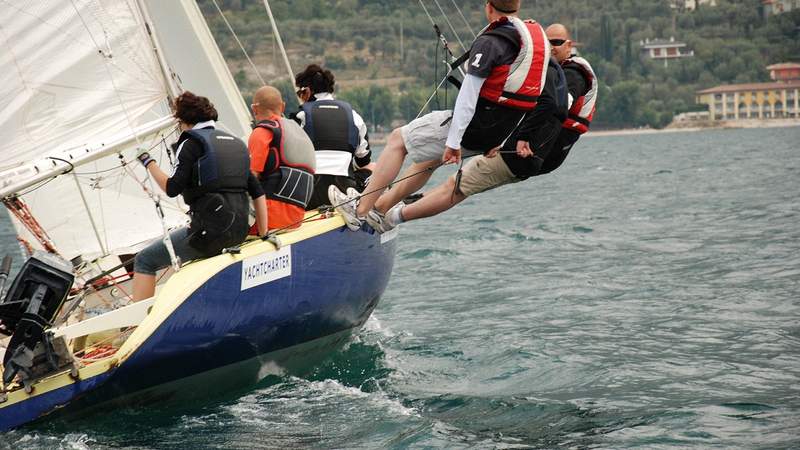 Sportliches Segeln auf Regattayachten