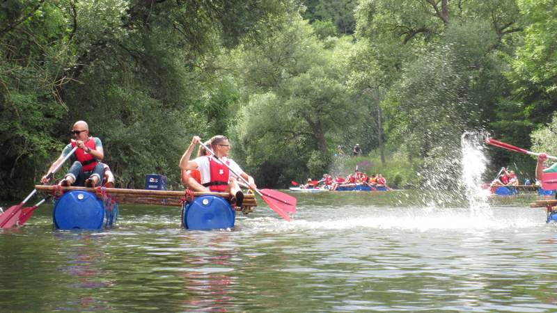 Floßfahrt Floßbau & Floßfahrt am Neckar & BBQ 3/4 Tag