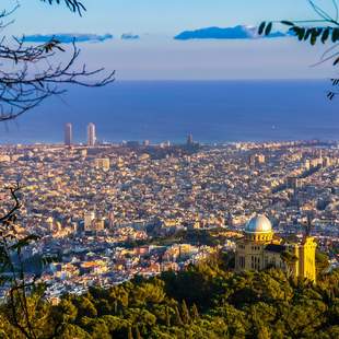 Mittelmeer-Perle Barcelona Barcelona ist die Hauptstadt Kataloniens