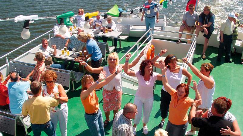 Clubtour mit Partyschiff in Tiel an der Waal