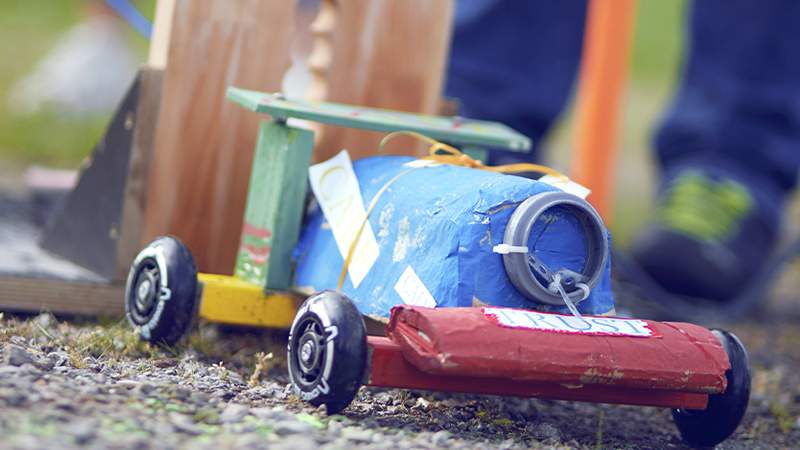 Raketenautos bauen - Das Team-Erlebnis