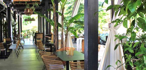 Terrasse vom Restaurant La Cantina im Landhotel Am Rothenberg