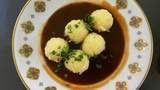 thüringer-kartoffelklöße-mit-soße