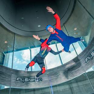 Windkanal Fliegen Indoor Skydiving