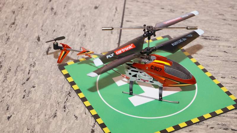 Indoor-Helikopter-Fliegen in der Rhön