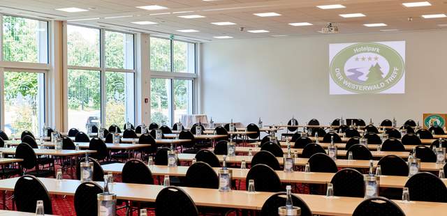 Plenum 150 Personen Konferenzraum