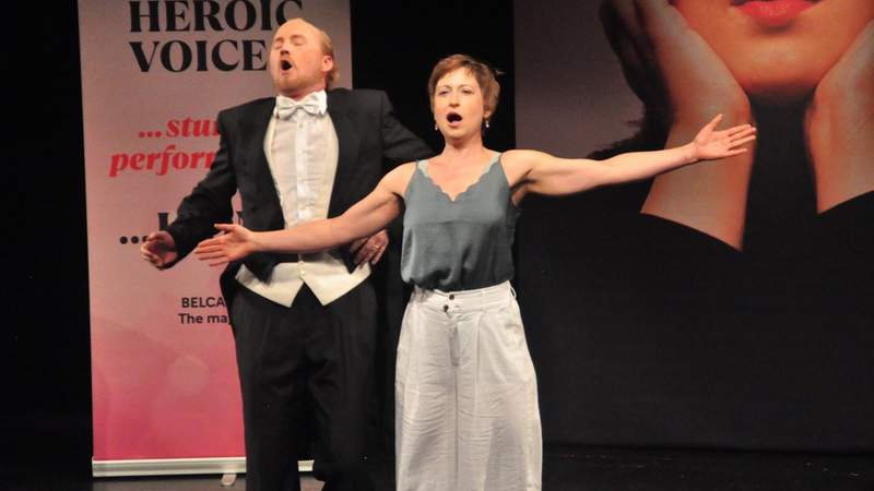 DIVEN 1 DIVEN! Frech-furiose Bühnenshow
