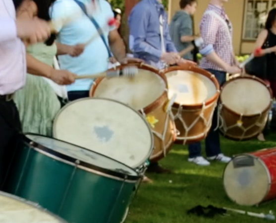 Teamdrumming: Ein Beat, ein Team