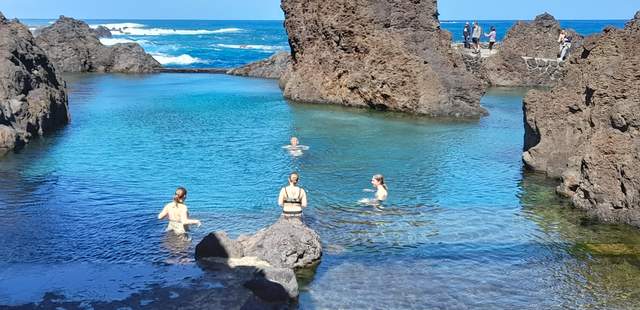 Lavabecken in Porto Monitz Madeira - die grüne Vulkaninsel im Atlantik