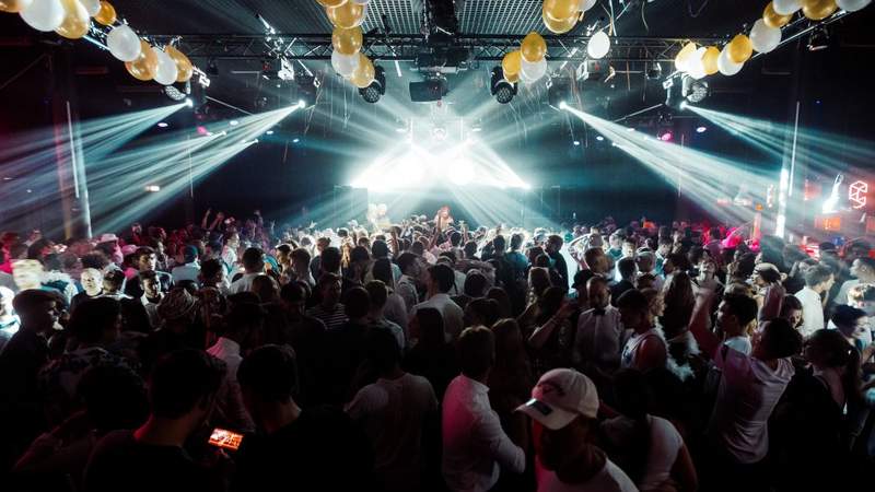 Unsere DJs rocken Eure Online-Weihnachtsfeier