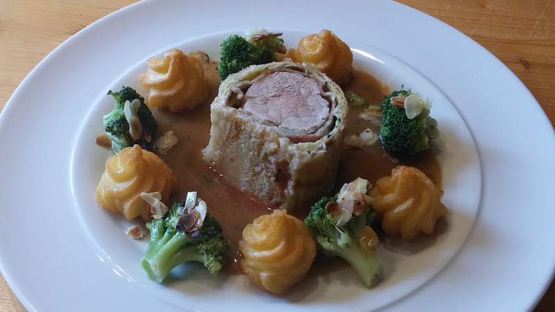 leckeres Schweinefilet im Blätterteigmantel