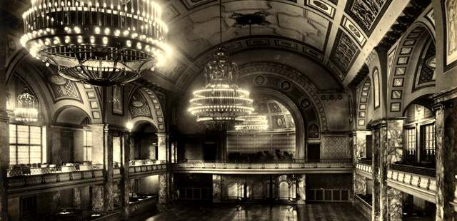 Die Wilden 20er Jahre - Berlin Erlebnis Tour Die Wilden 20er Jahre - Berlin Erlebnis Tour