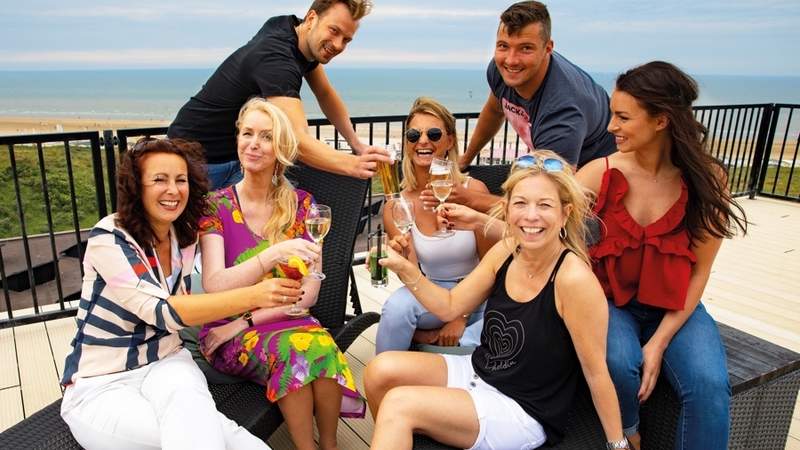 Partyreise mit Beachparty in Wijk aan Zee