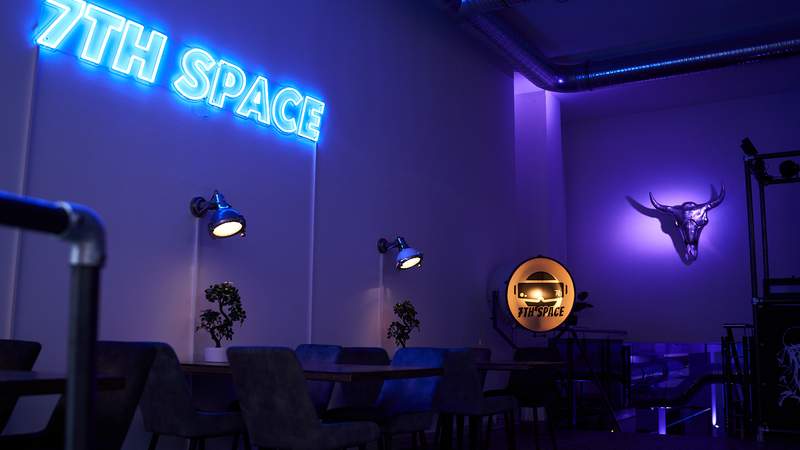 7th Space Location mieten