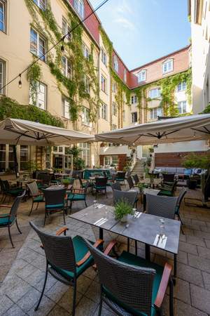 Summer BBQ im Hofgarten open Air
