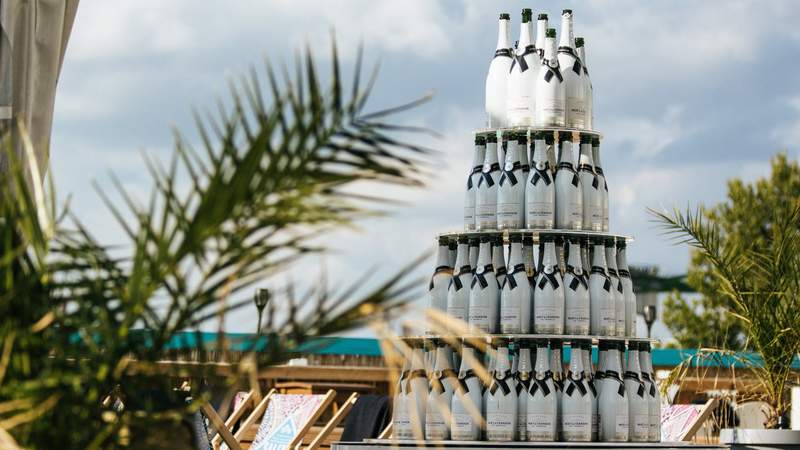 Champagner Pyramide beim Gala-Event