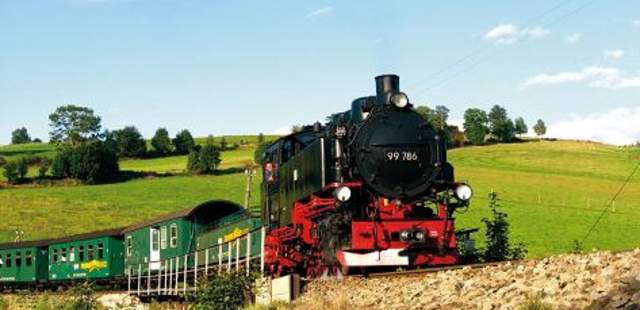 Fahrt mit der Fichtelbergbahn Erlebnis Fichtelbergbahn in Oberwiesenthal