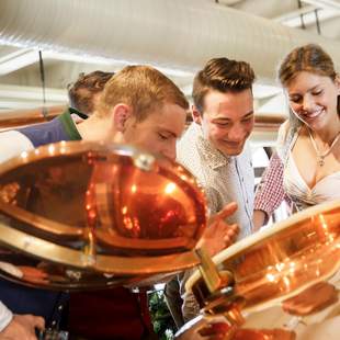 Donauschifffahrt, Weihnachtsmarkt, Biergenuss