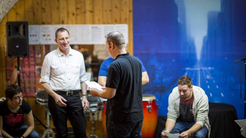 Cajon, Trommeln, Teambuilding