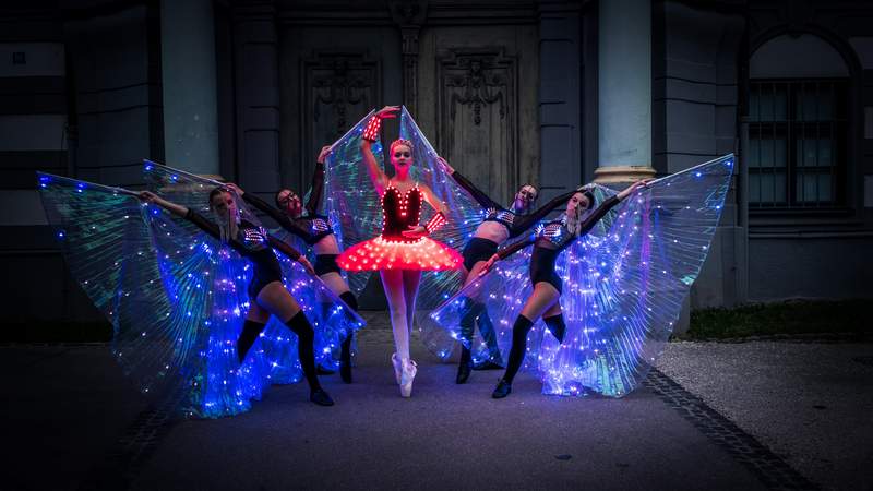 LED-EDELSTEINE TANZSHOW und VOCAL-ACTS