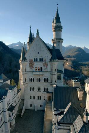 Vorbild Wartburg - modernste Technik Schloss Neuschwanstein - königlich wandern