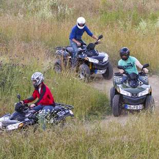 Teamevent mit Quadfahren, Bogenschießen...