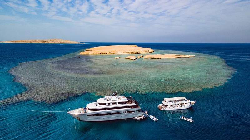 One Spot eFoil - Yacht Trip auf dem Roten Meer
