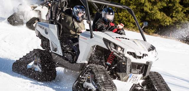 Schneeraupencommander in Action Winterolympiade Premium
