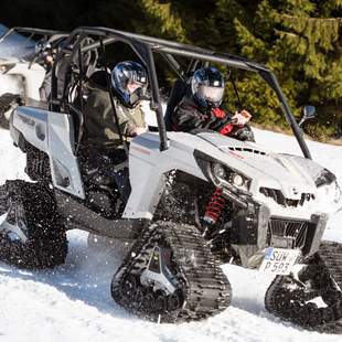 Schneeraupencommander in Action Winterolympiade Premium