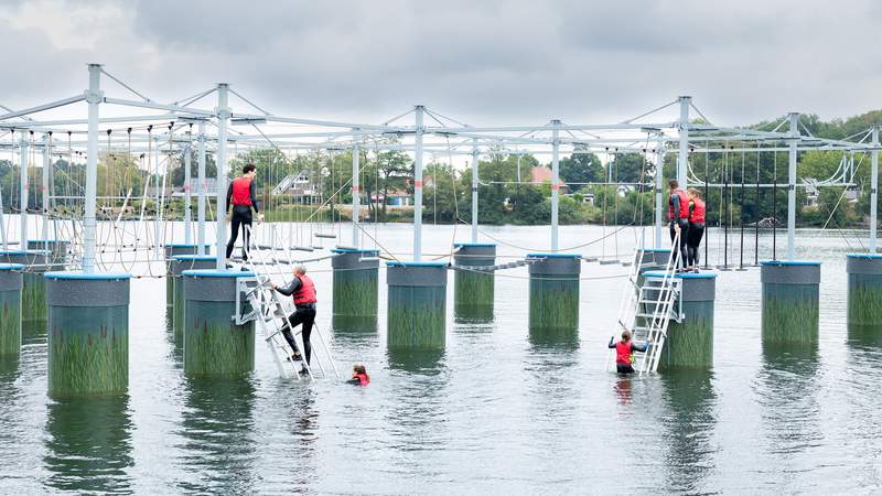 Aqua-Climb Klettern über Wasser