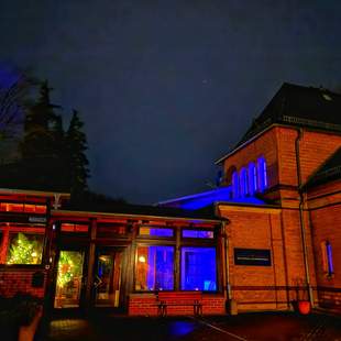 Schwarzlicht Show in der Kulturvilla
