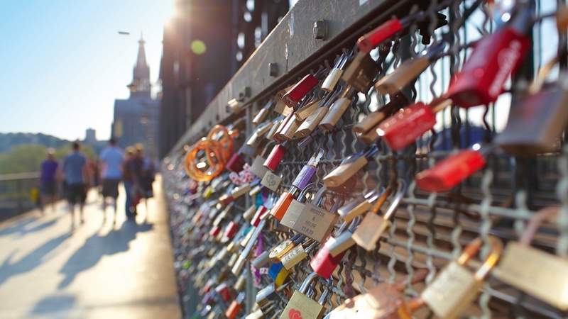 Stadt-Erlebnis mit Schifffahrt in Köln