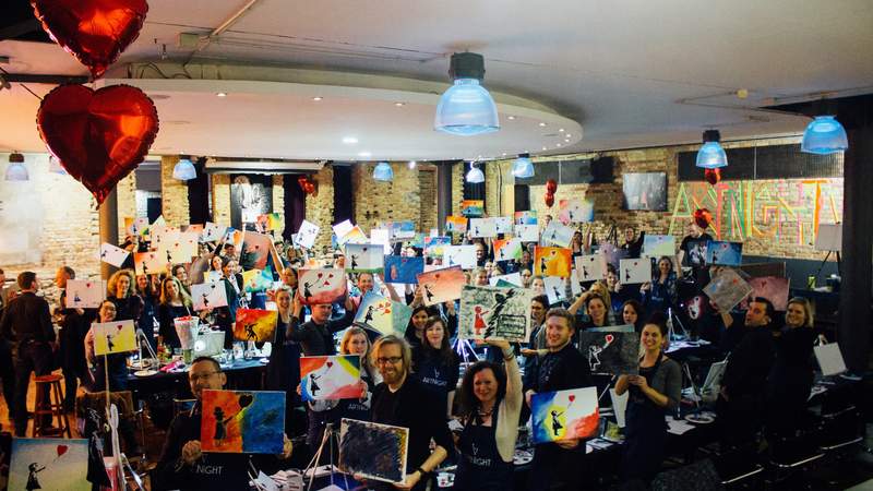 Kreatives Teamevent Malen Kunstworkshop als Indoor-Teamevent