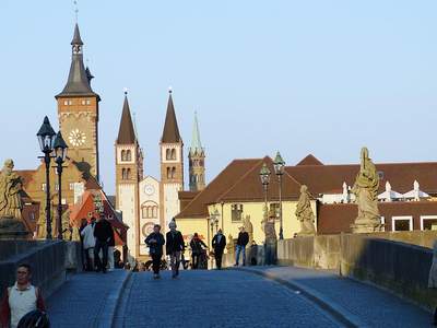 Incentivereise Gruppenreise Deutschland Würzburg Brücke