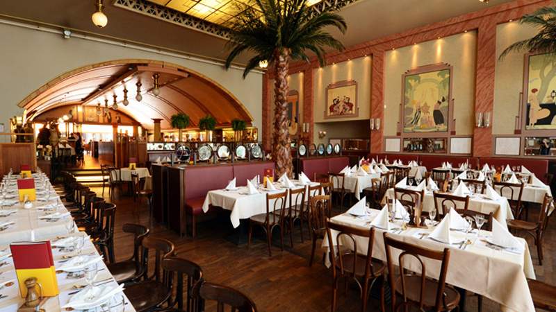Weihnachtsfeier im Stil der Goldenen 20iger