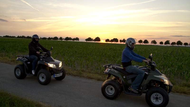 Teamevent mit Quadfahren, Bogenschießen...