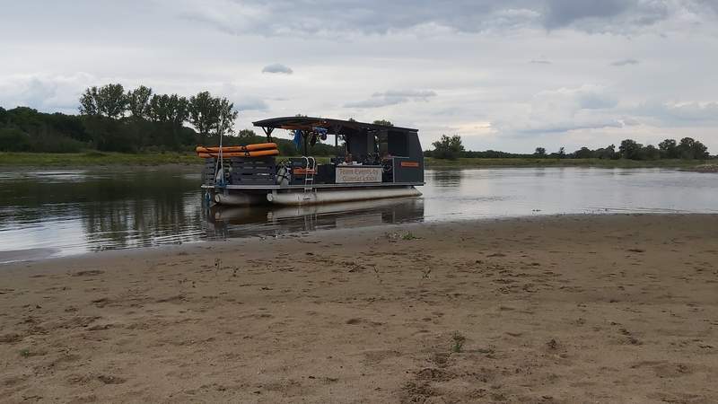 Floßtour mit dem Partyfloß auf der Elbe