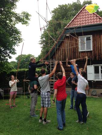 Turmbau: Team-Building mal anders