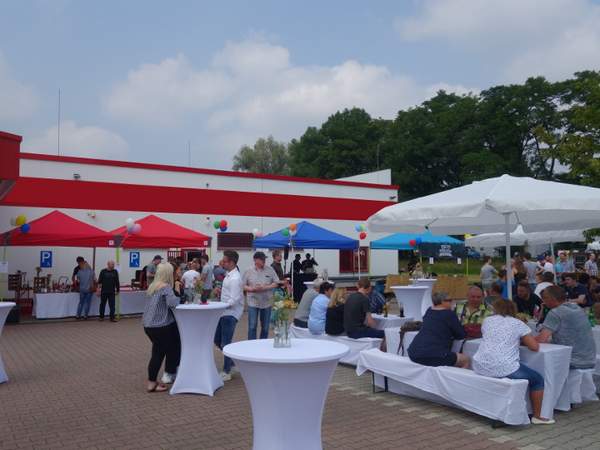 Familientag Firmengelände Firma Sommerfest