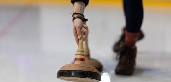 Eisstockschießen im anona ICEDOME