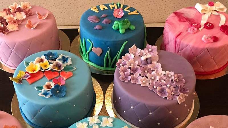 Torten-Kreationen Lustiges Lebkuchenherzen-Back-Event
