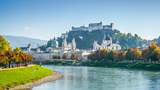 Blick auf Salzburg Salzburg ist bekannt als Mozartstadt und Festspielstadt