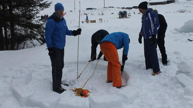 Iglubau Iglu Expedition im Allgäu