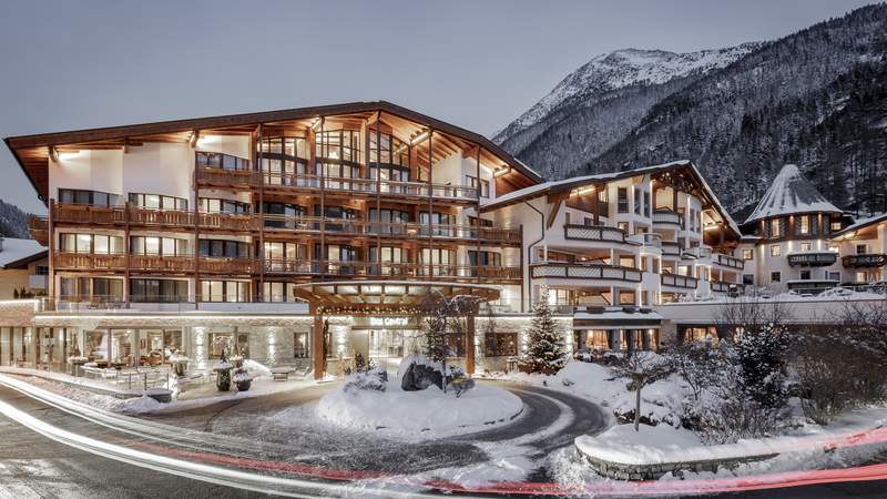 Hotel Das Central in Sölden, Außenansicht Hotel DAS CENTRAL - ALPINE . LUXURY . LIFE