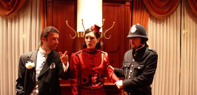 DIE MÖRDERISCHE WEIHNACHTSFEIER