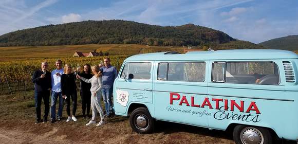 Weingut-Tour mit dem Pfälzer Oldtimerbus