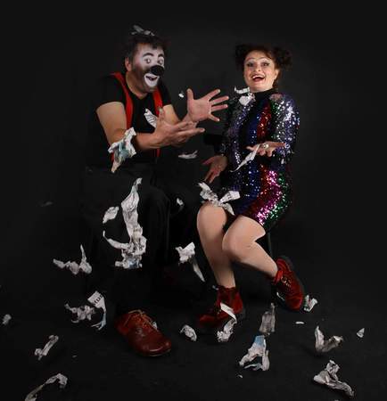 Mix aus Komik, Artistik und Pantomime Mix aus Komik, Artistik und Pantomime