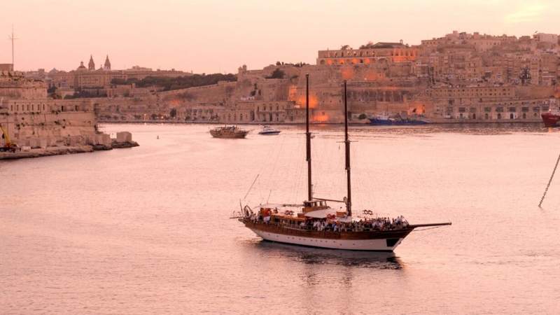 Sunset Fahrt im Holzschiff Malta - Sommer, Sonne, Strand und Meer